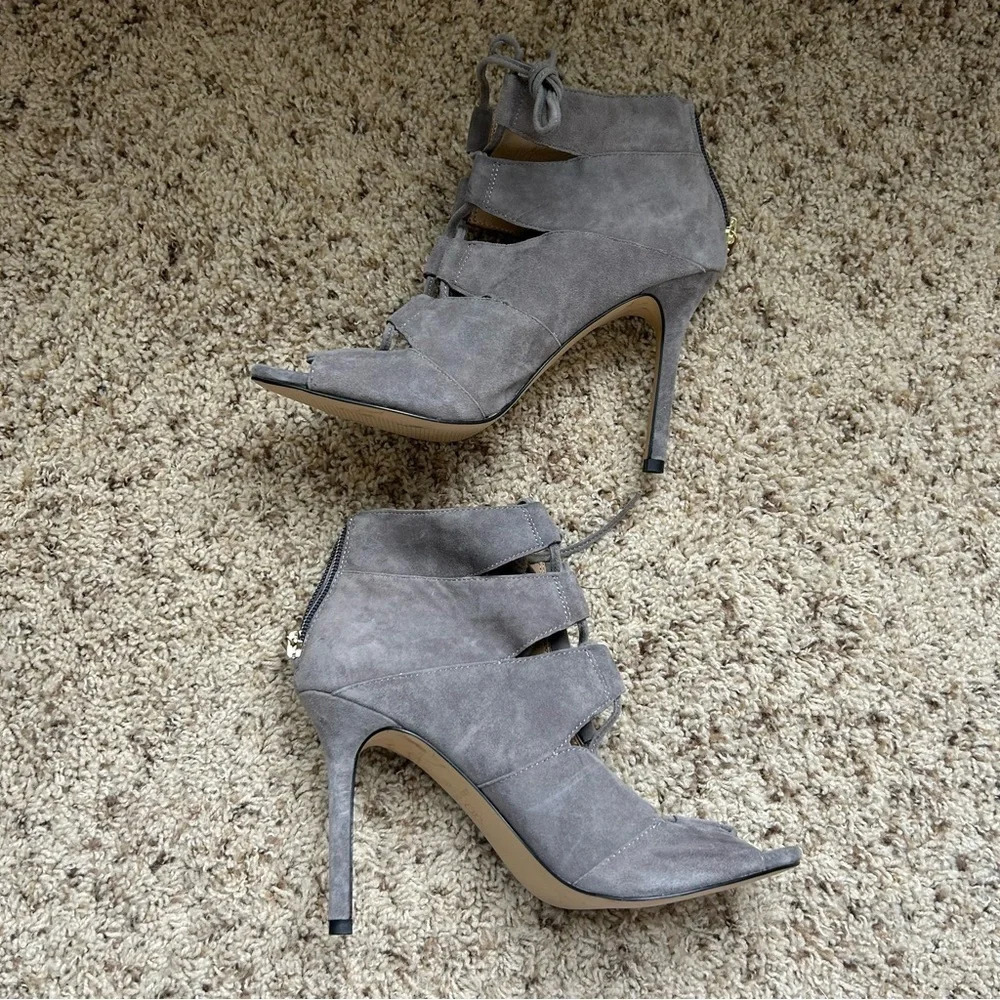 Ann Taylor Elaina Smokey Charcoal Suede Lace Up Heel/Bootie Size 7 - Picture 2 of 9